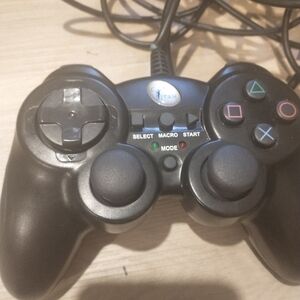 PS2  wired controller‎